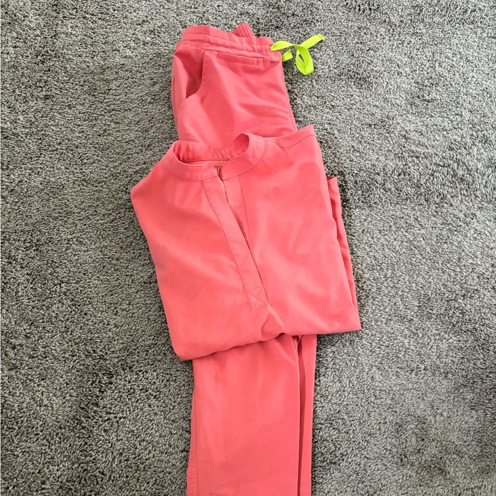 FIGS SCRUB SET - HOT CORAL